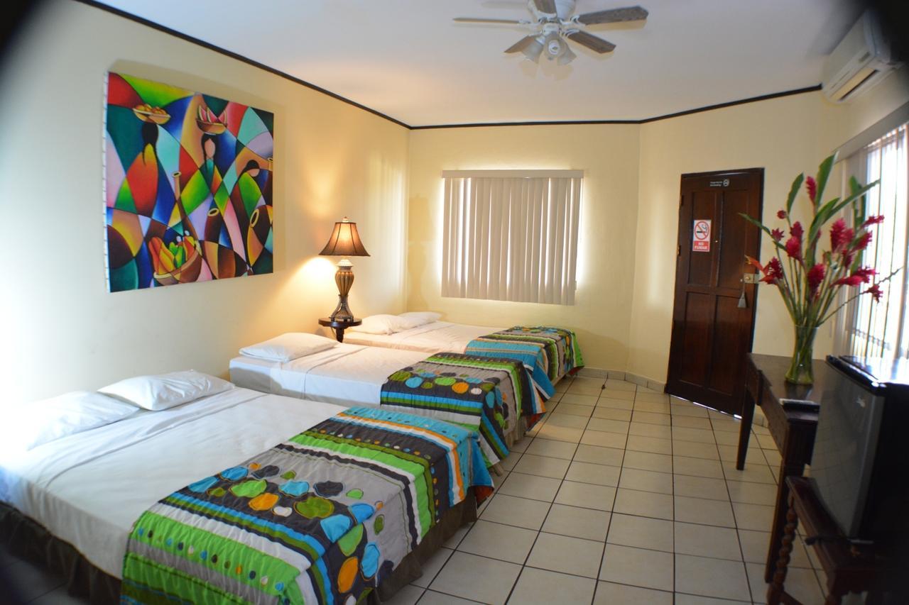 Hotel Los Balcones De Chinandega Esterno foto