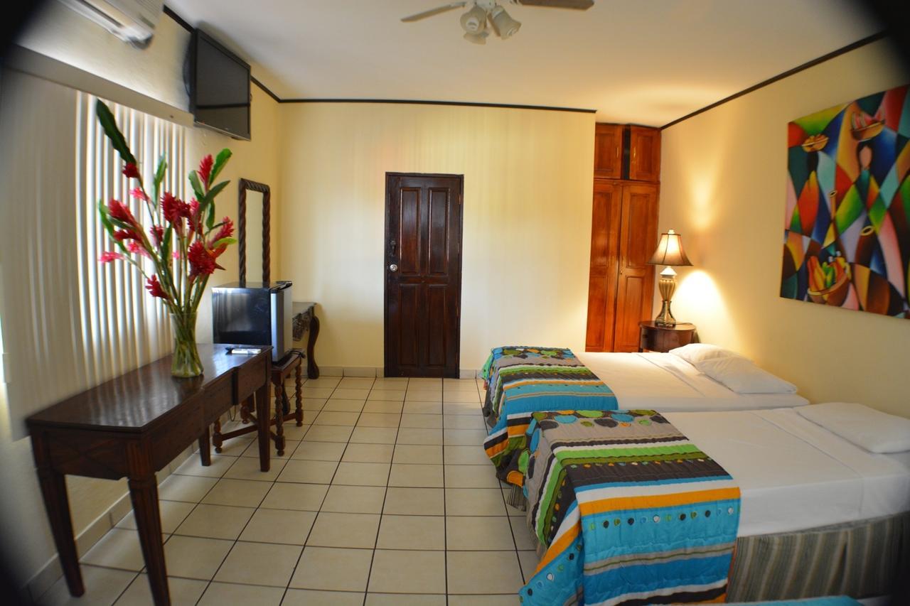 Hotel Los Balcones De Chinandega Esterno foto