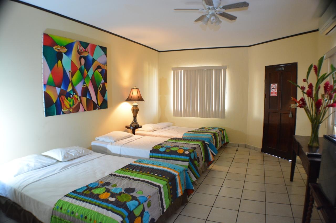 Hotel Los Balcones De Chinandega Esterno foto