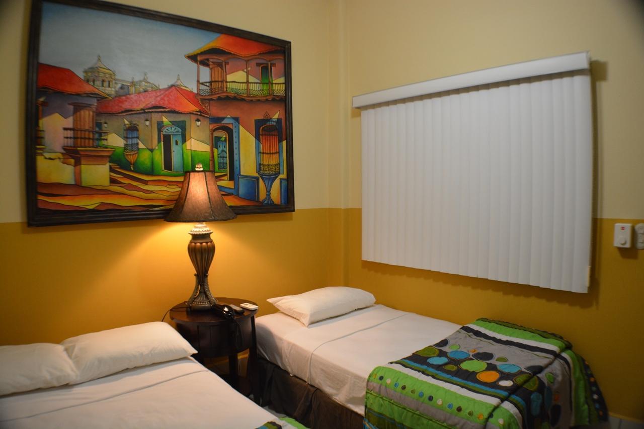 Hotel Los Balcones De Chinandega Esterno foto