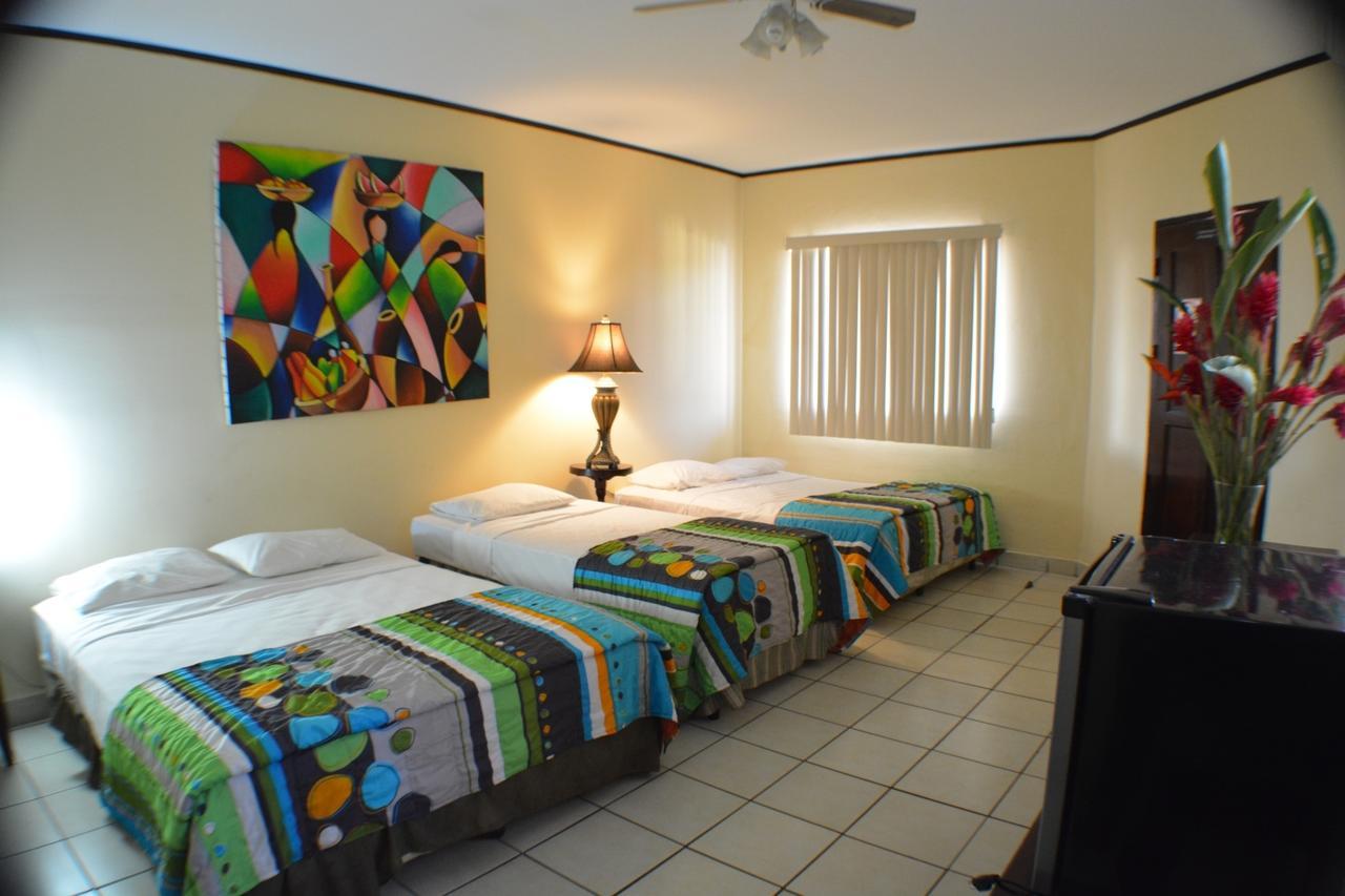 Hotel Los Balcones De Chinandega Esterno foto