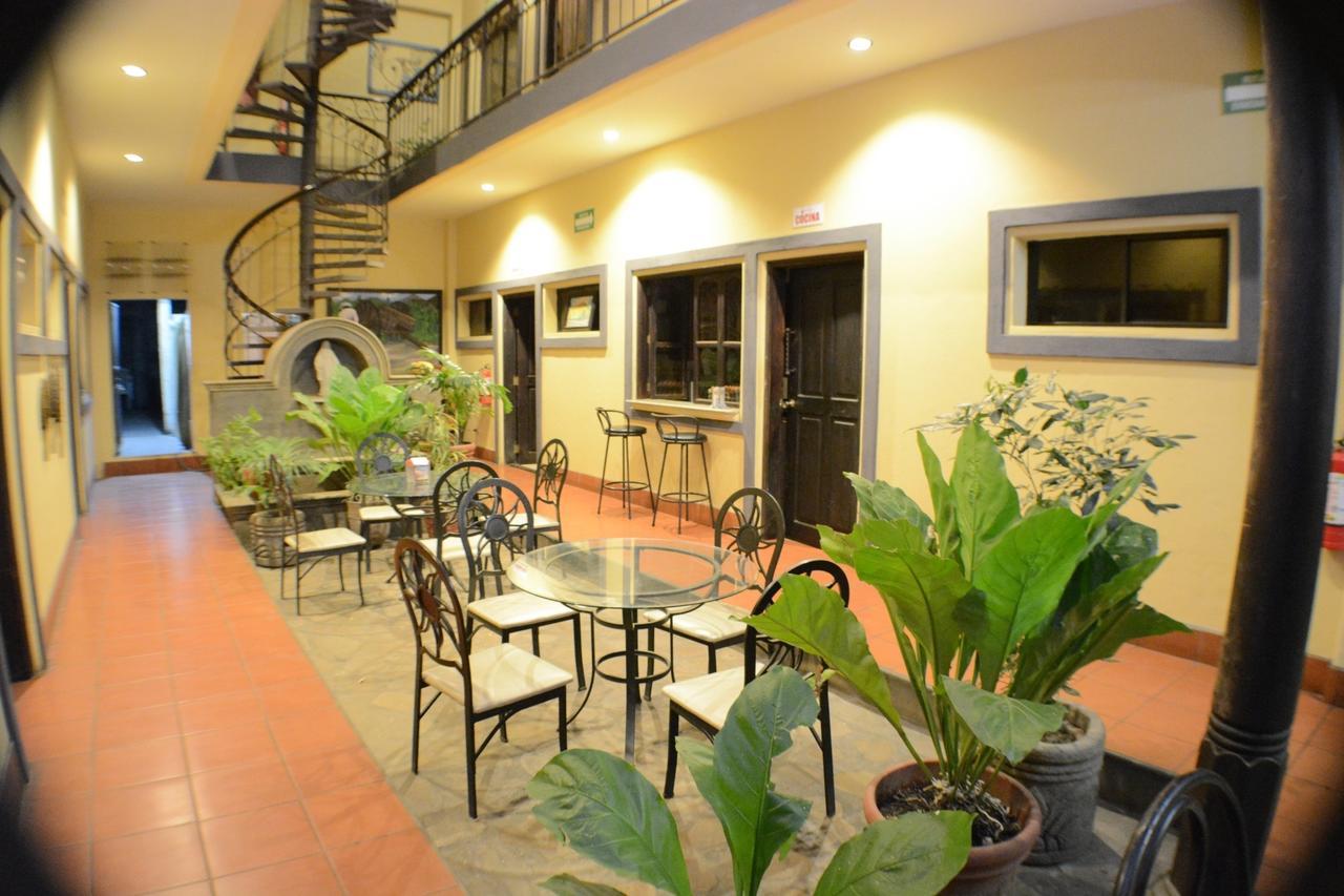 Hotel Los Balcones De Chinandega Esterno foto