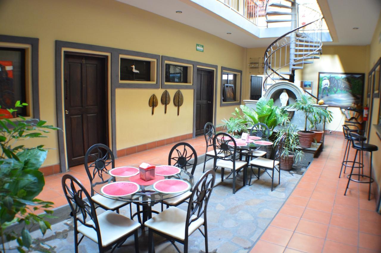 Hotel Los Balcones De Chinandega Esterno foto