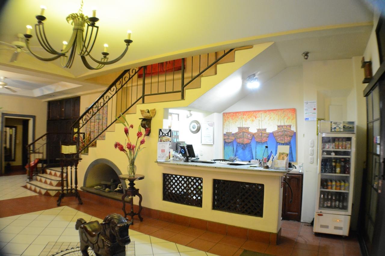 Hotel Los Balcones De Chinandega Esterno foto